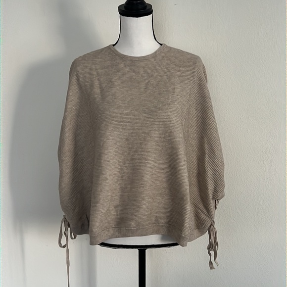 Poof Apparel Ponchos M - Picture 2 of 14